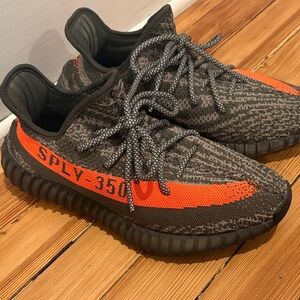 Yeezy 350 V2